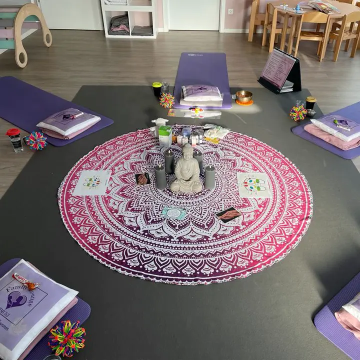 Räumlichkeiten der Family Lounge Pimuki